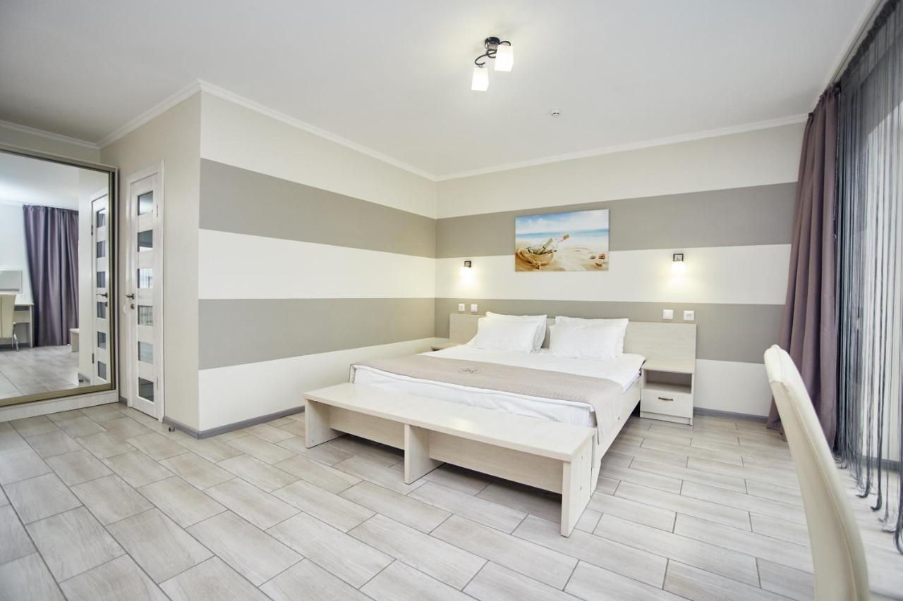 Family Hotel Happy Inn Zatoka Ngoại thất bức ảnh
