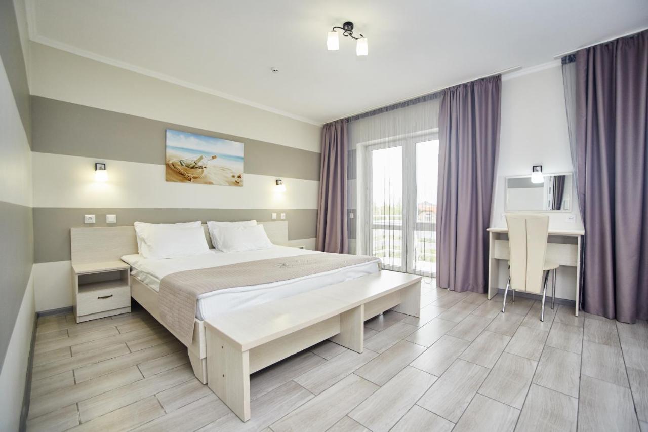 Family Hotel Happy Inn Zatoka Ngoại thất bức ảnh