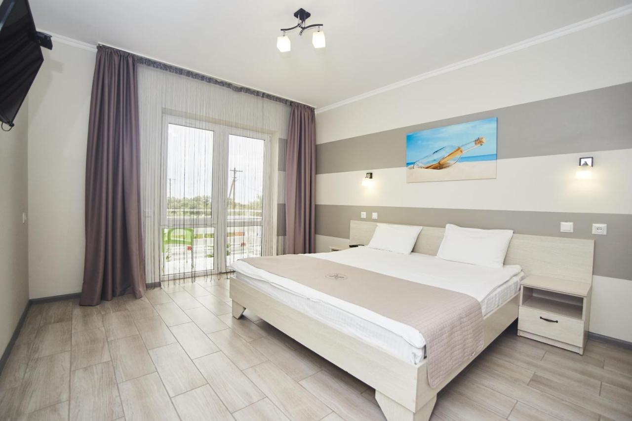 Family Hotel Happy Inn Zatoka Ngoại thất bức ảnh