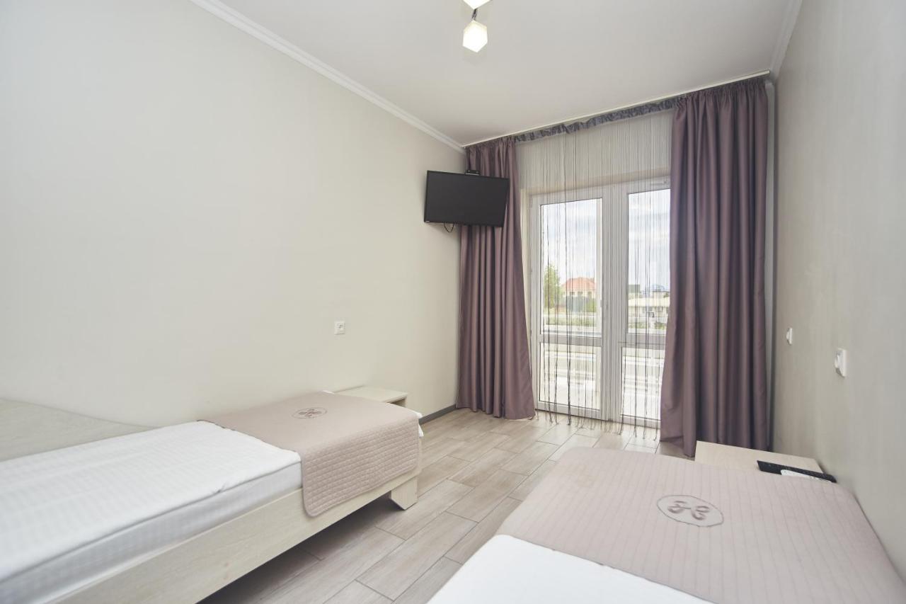 Family Hotel Happy Inn Zatoka Ngoại thất bức ảnh