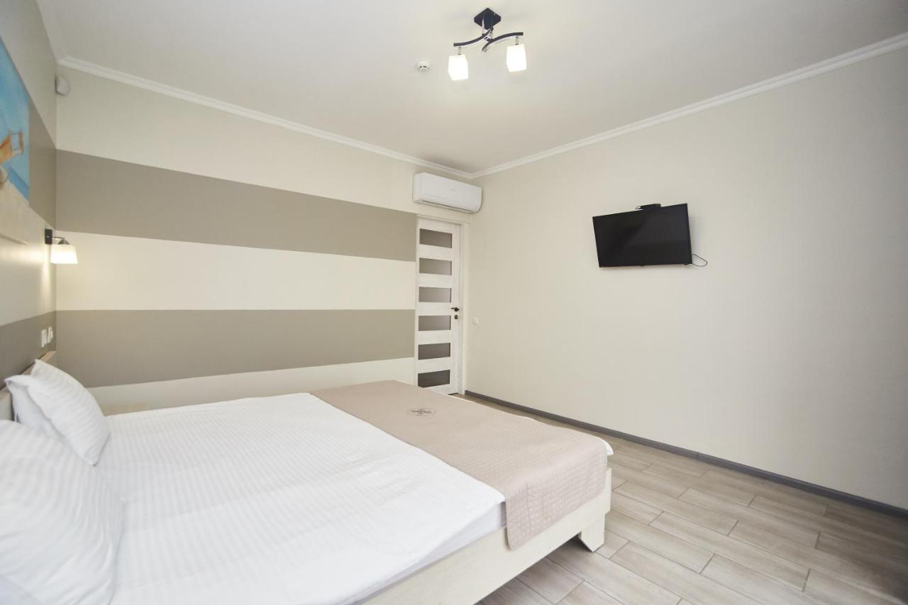 Family Hotel Happy Inn Zatoka Ngoại thất bức ảnh
