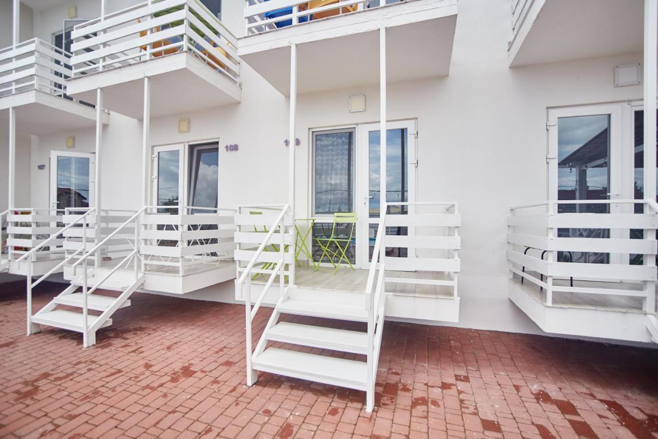 Family Hotel Happy Inn Zatoka Ngoại thất bức ảnh