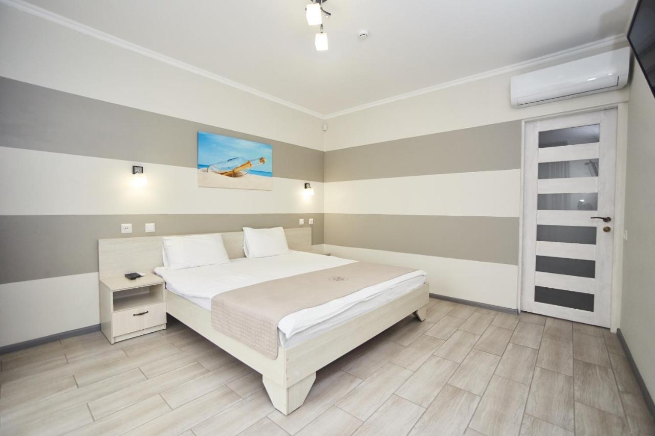 Family Hotel Happy Inn Zatoka Ngoại thất bức ảnh