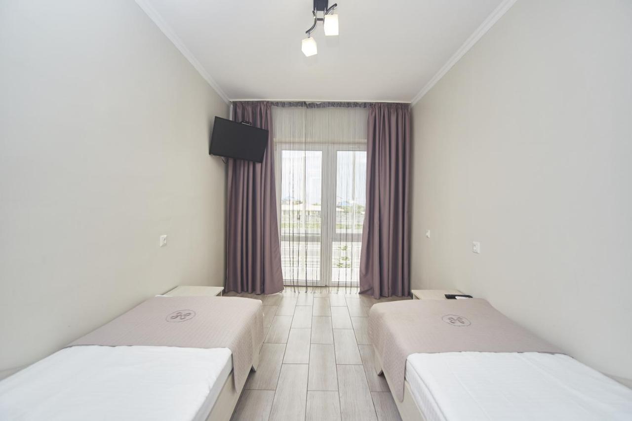 Family Hotel Happy Inn Zatoka Ngoại thất bức ảnh