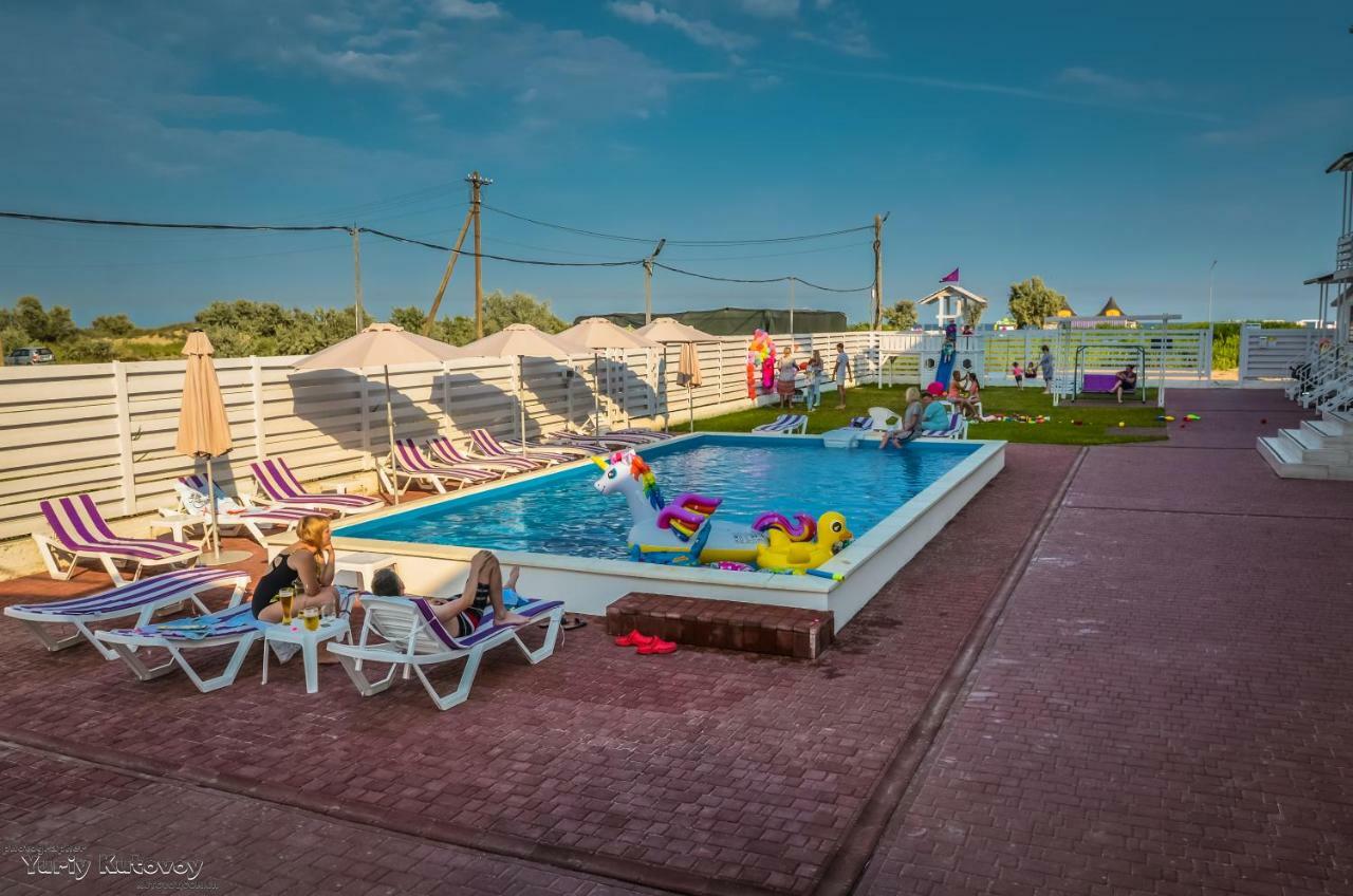 Family Hotel Happy Inn Zatoka Ngoại thất bức ảnh