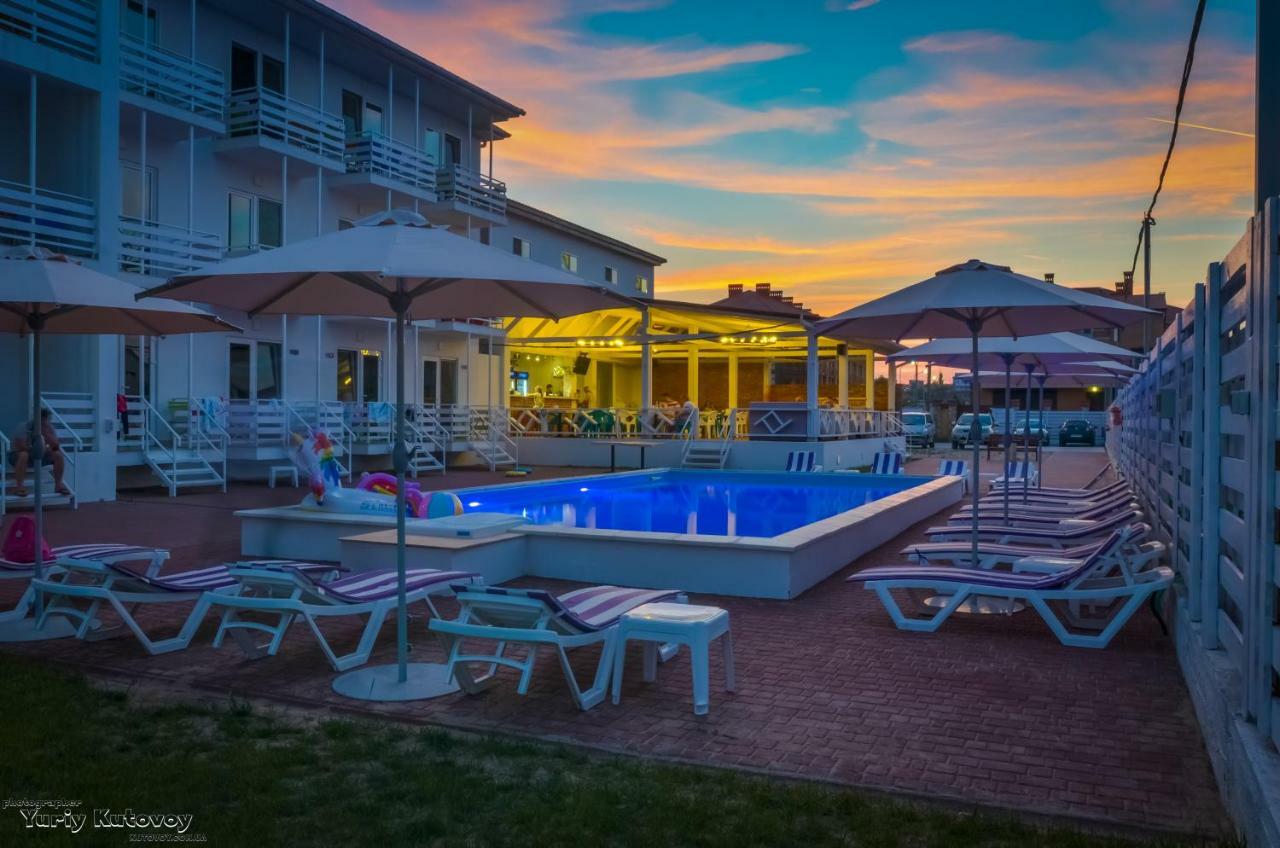 Family Hotel Happy Inn Zatoka Ngoại thất bức ảnh