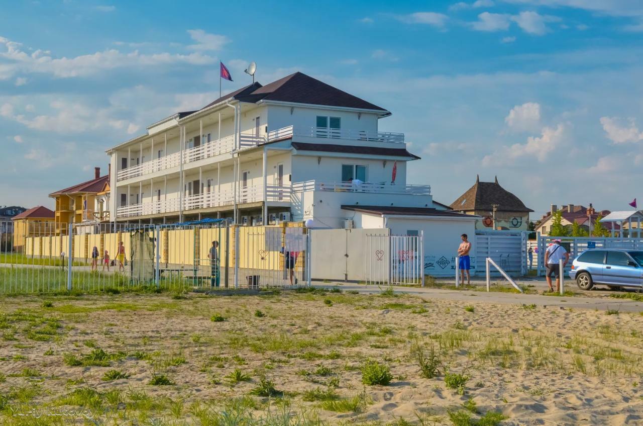 Family Hotel Happy Inn Zatoka Ngoại thất bức ảnh
